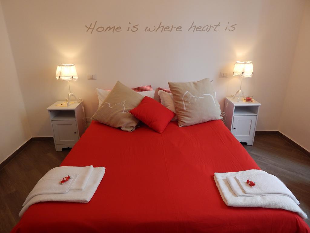 Ferienwohnung Red Flat In Rom Zimmer foto