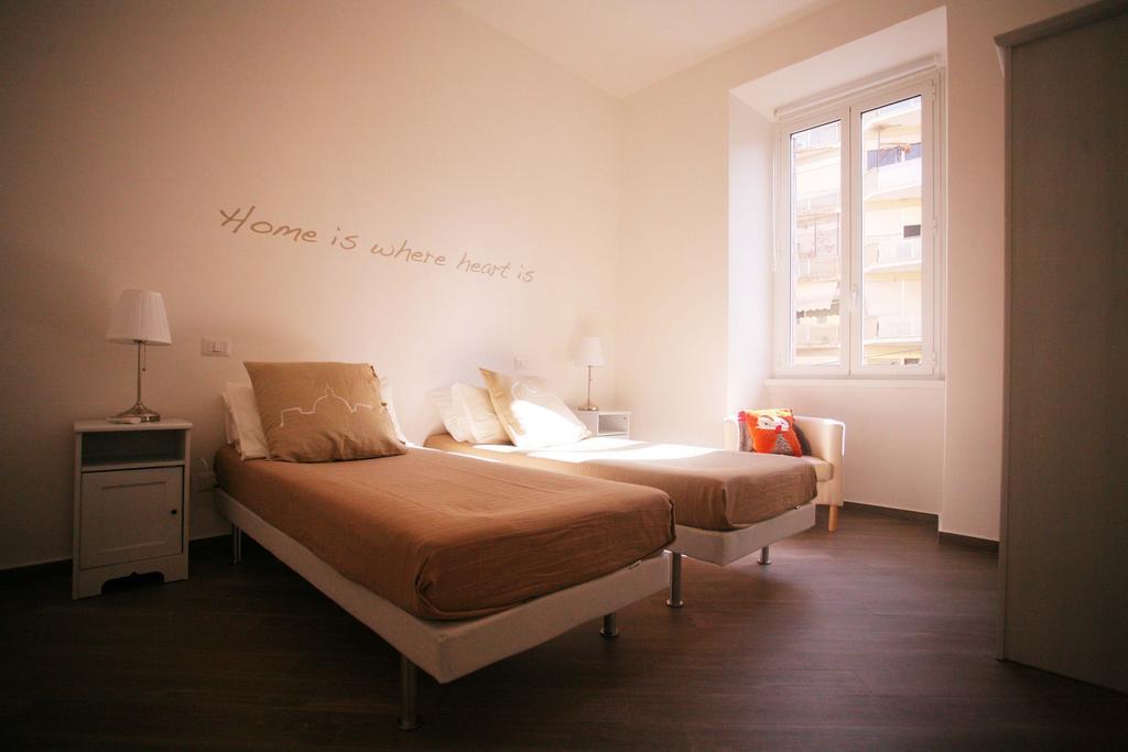 Ferienwohnung Red Flat In Rom Zimmer foto